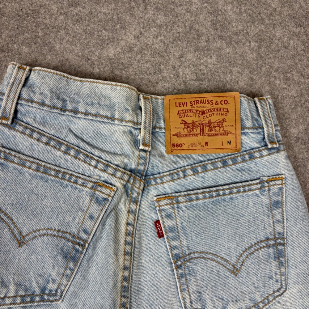 Vintage Levis 560 Loose Fit Straight Leg Jeans Light Wash High Waist 1 Med USA - Picture 2 of 7